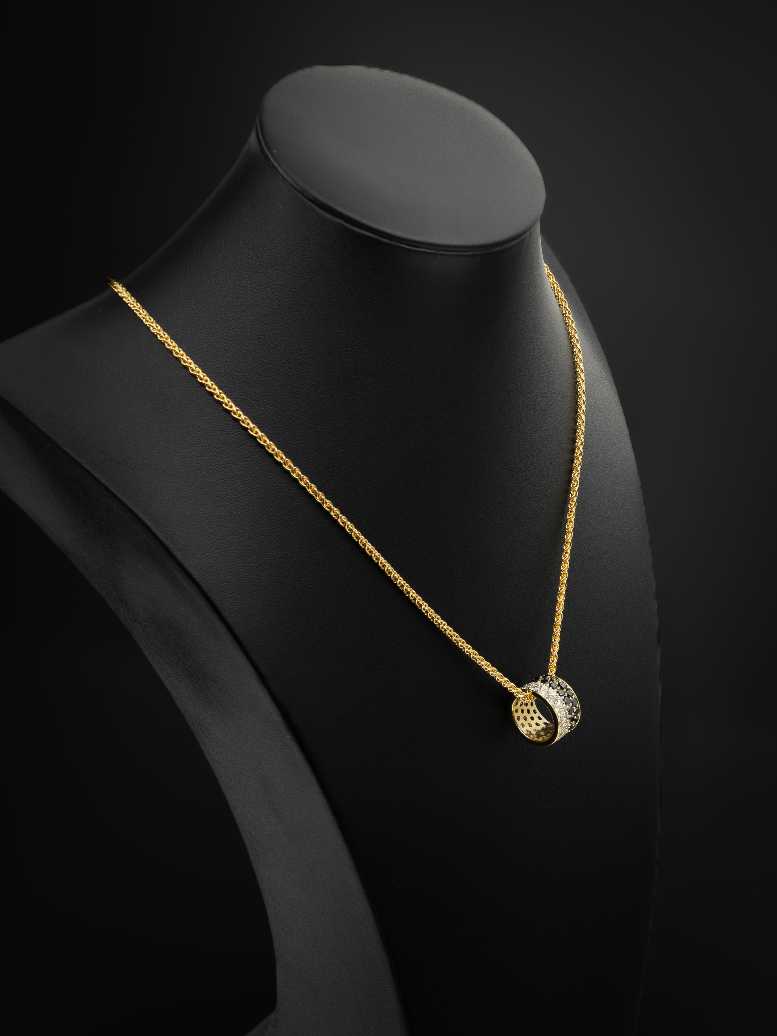 Luna Ring Pendant Chain